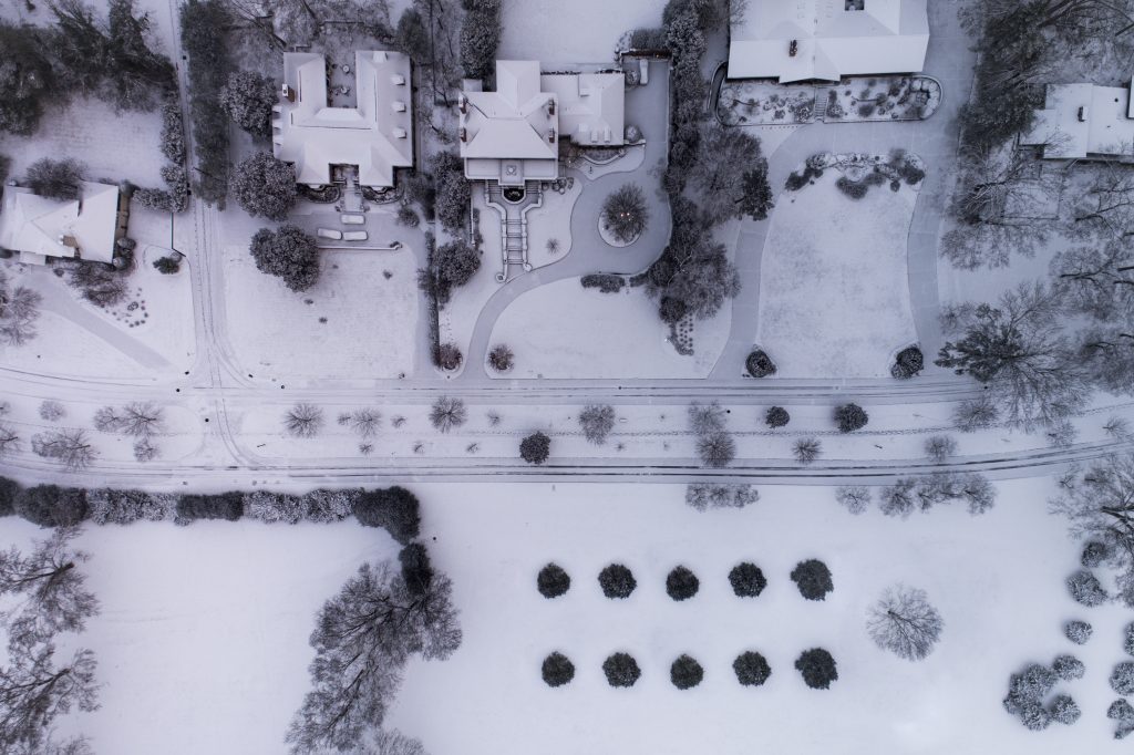 This photo taught me two lessons. First, that you have to really look around when you’ve got a drone. There are some really cool patterns in places that you don’t think of as “impressive”. The other lesson was that you need good gloves, good touchscreen gloves, if you want to fly a drone at 19deg for more than 5min :) It doesn’t get cold, or snow, much in TN so I was glad to be able to capture some little snowy moments like this one.